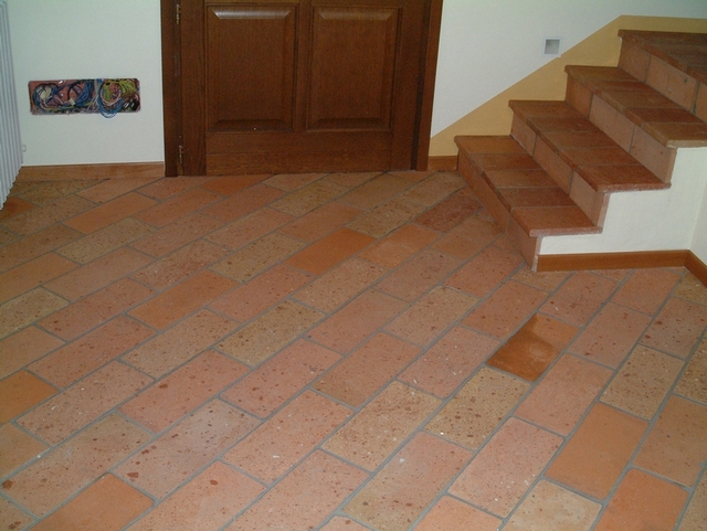 Stair Tread Tiles 6x12x1″ – Pak Clay Khaprail Roof Tiles